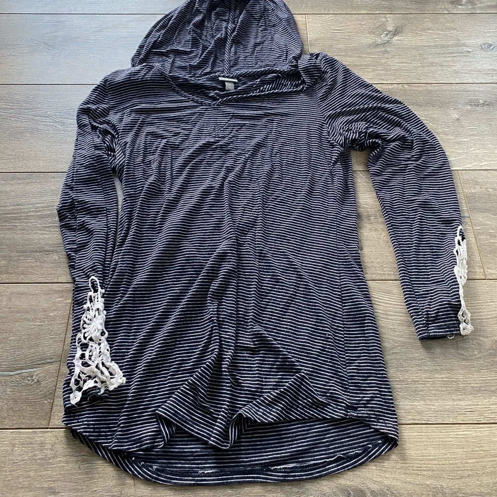 Vanity sz L. Navy and white stripe hooded shirt